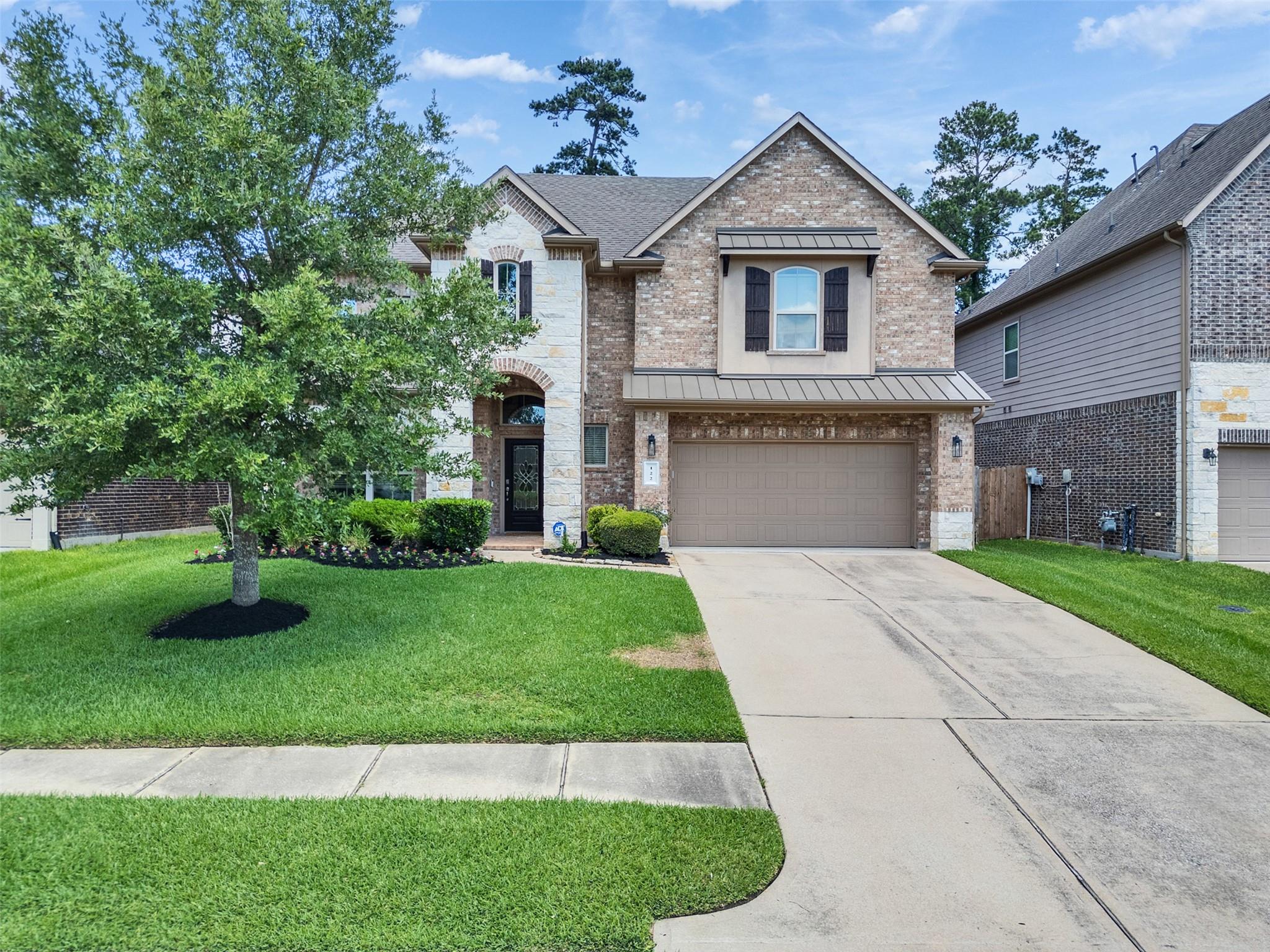 Nestled in a friendly community, this 4-bed, 3.5-bath home offers a pe – image 1