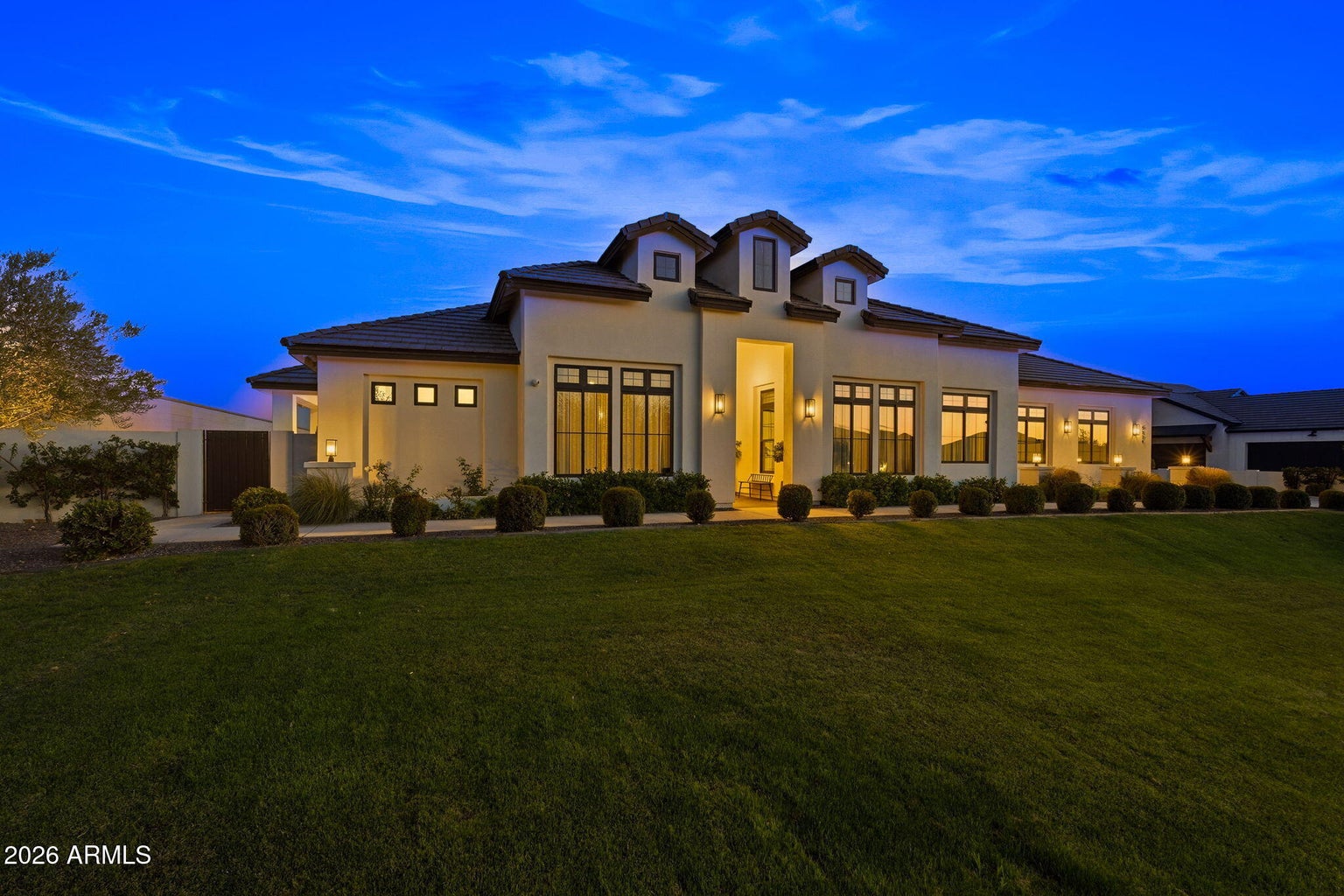 Tucked inside a gated neighborhood of Encanto Real on the edge of Quee – image 46