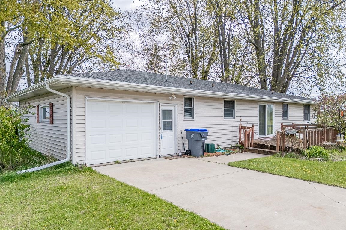 N5201 Lower Road, Shiocton, Wisconsin, 54170-9132, USA, 3 Bedrooms Bedrooms, ,2 BathroomsBathrooms,Residential,For Sale,N5201 Lower Road,86ab8ace-a03c-4b7b-9366-5f3e37
