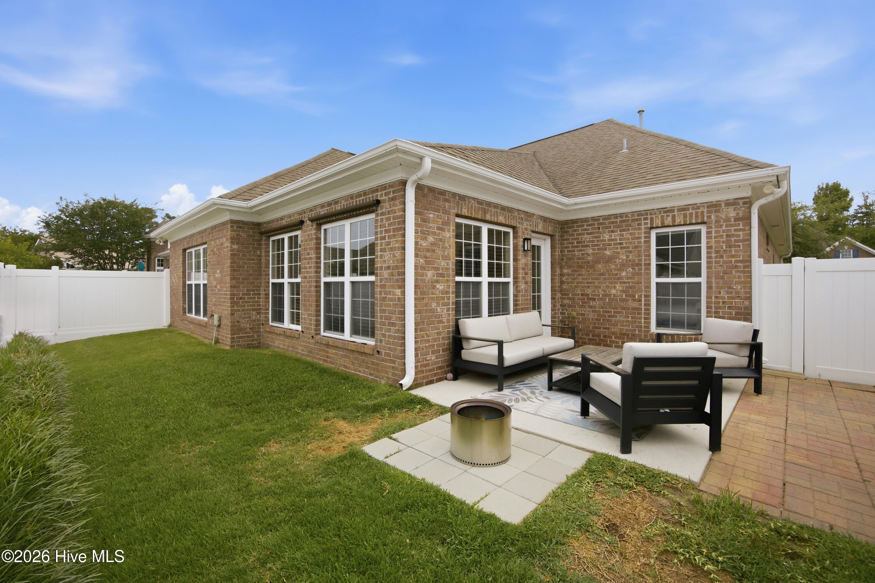 Welcome to this beautifully updated brick home featuring 4 bedrooms an – image 45
