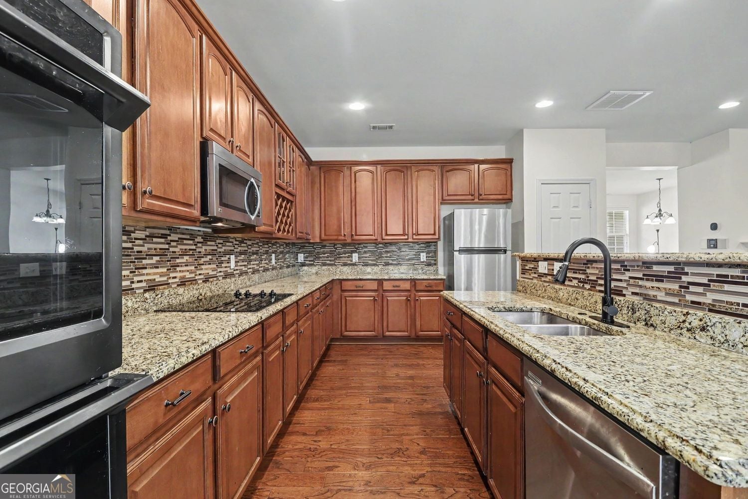 Up to $20,000 in Seller-Paid Incentives! Discover exceptional space, f – image 11