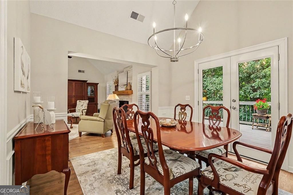 Welcome to this stunning home in beautiful Grayson, Georgia. Professio – image 12