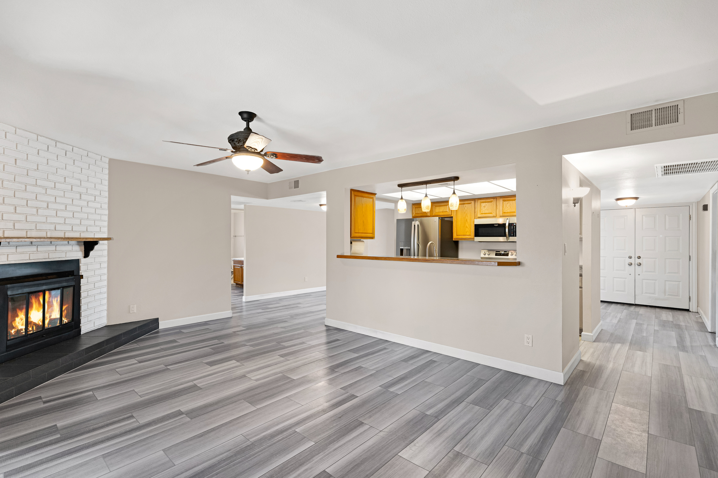 Your oasis in the heart of Tempe. This home is a split-bedroom floorpl – image 39