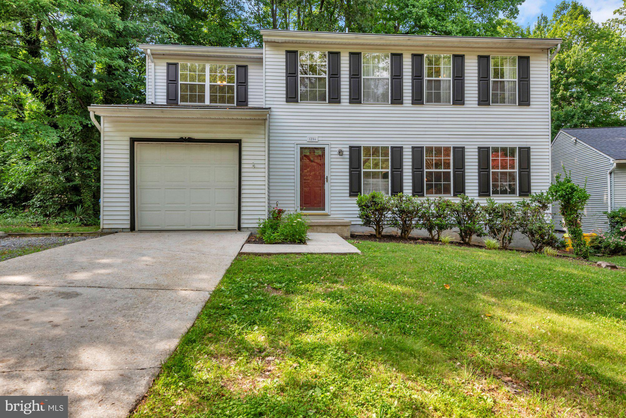 Well Cared for Home in Foxmoor located in a Cul-De-Sac. Fresh Paint, W – image 1