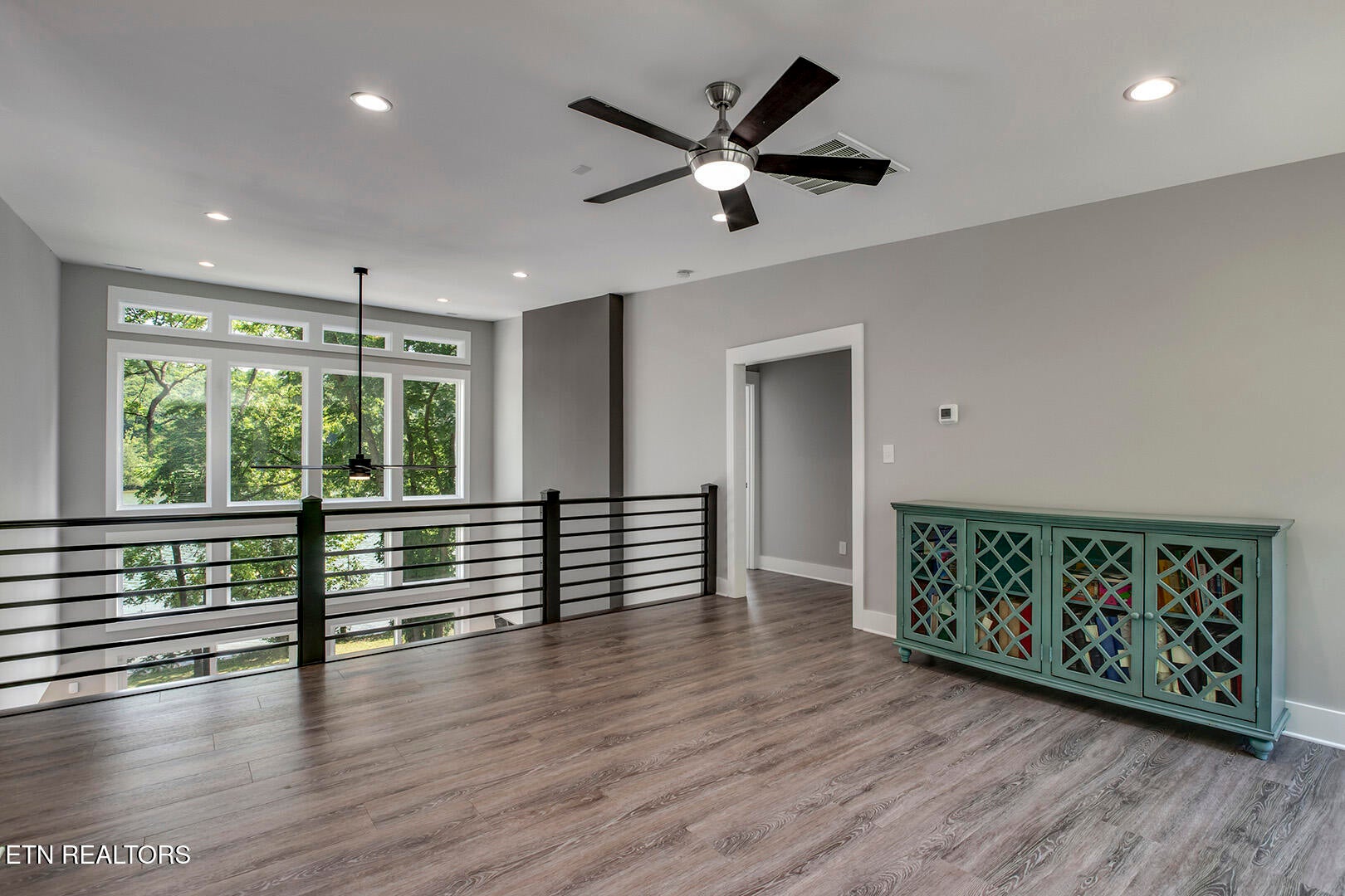 880 880 Skyline Drive, Harriman, Tennessee, 37748, USA, 3 Bedrooms Bedrooms, ,4 BathroomsBathrooms,Residential,For Sale,880 Skyline Drive,6c9e6ce5-d78a-4ae4-a55c-fa9f55
