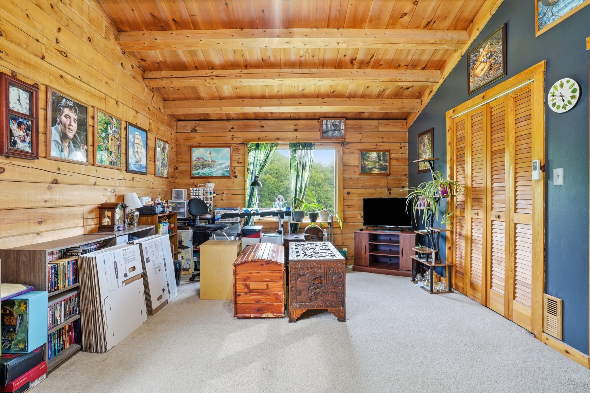 Log Cabin Retreat on 5 AcresEscape to your own private oasis tucked aw – image 18