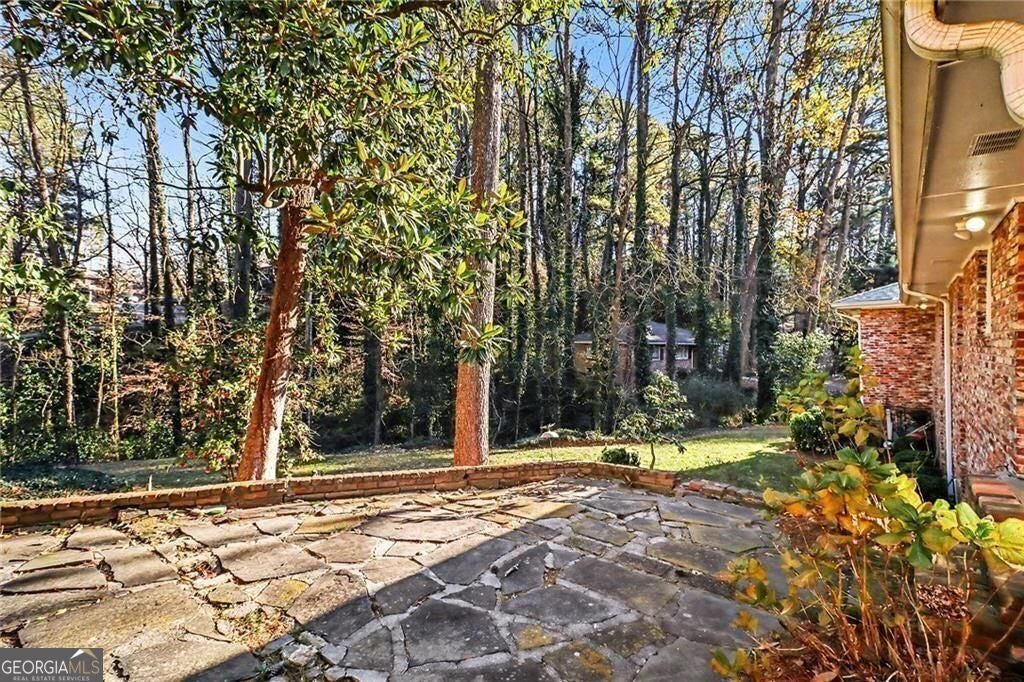 Classic four bedroom ranch in the Lakeside High School district. Step – image 32