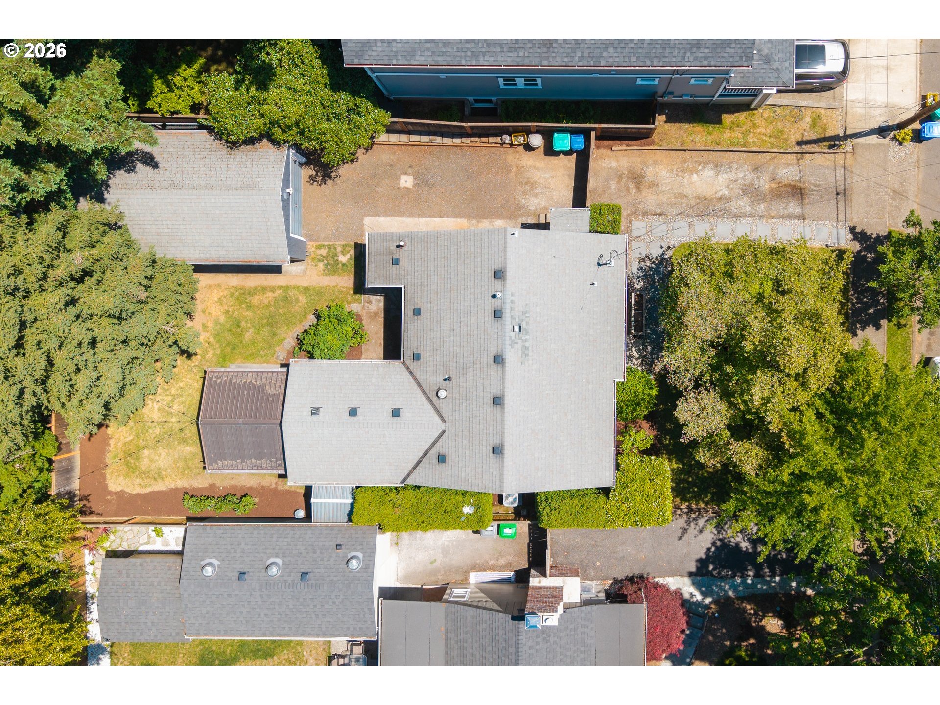 One-level living at its finest in the heart of Eastmoreland Heights! T – image 26