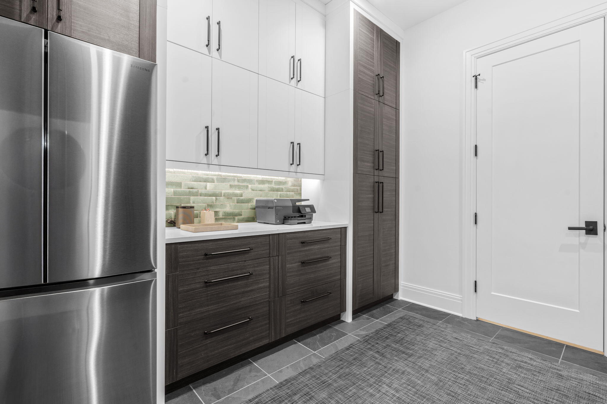 Behind the private gates of Gaslight Estates sits this exceptional, cu – image 27