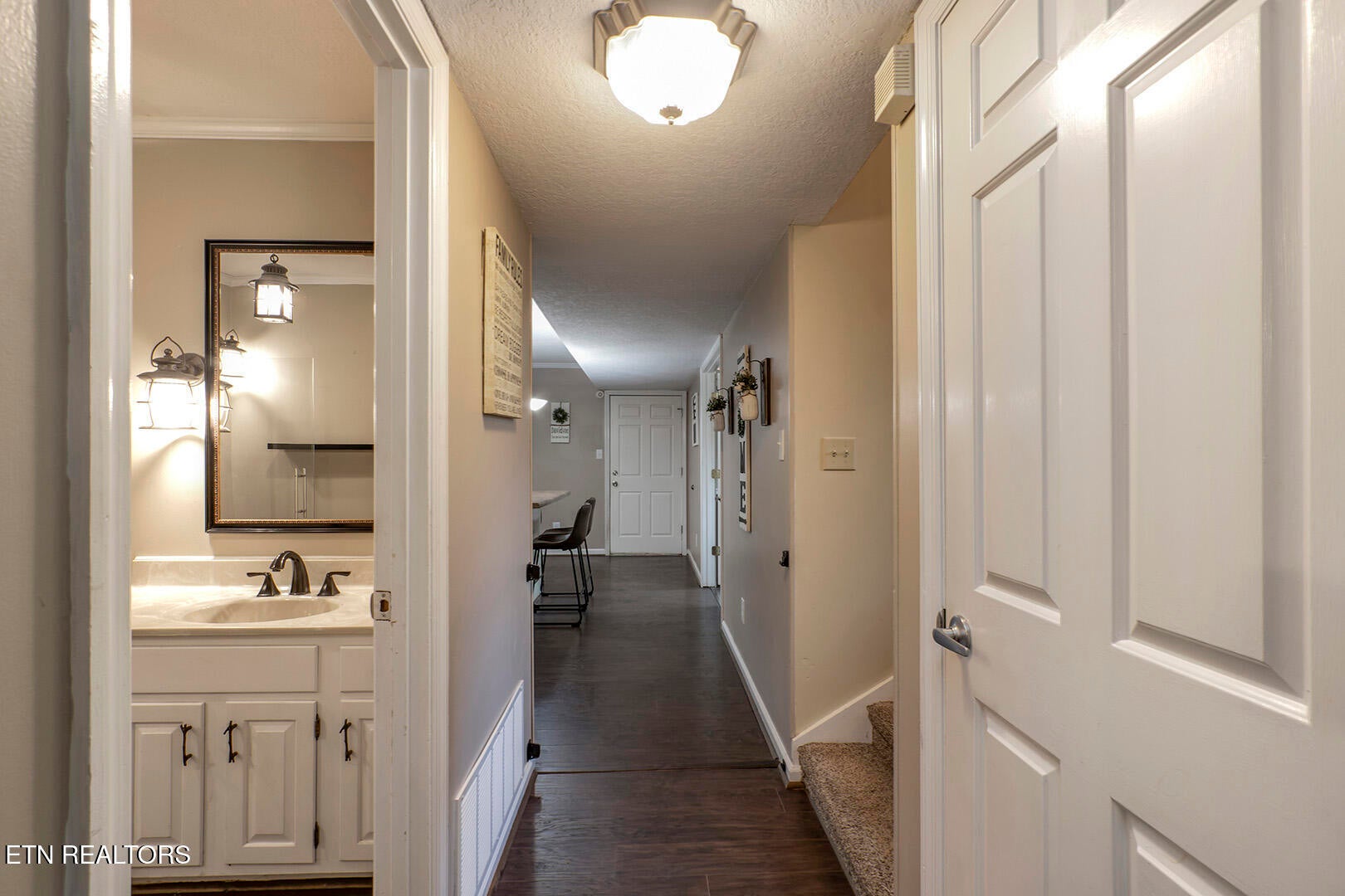 Are you looking for a wonderful home in a desired subdivision in a gre – image 15