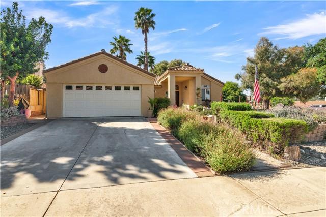 Charming, comfortable, and move-in readythis beautifully updated 3 bed – image 34