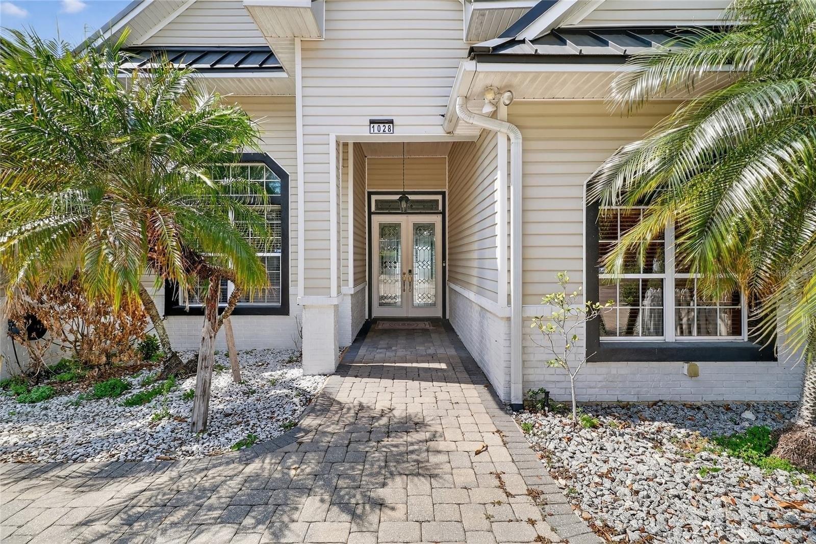 1028 1028 S LAKE MARIAM Drive, WINTER HAVEN, Florida, 33884, USA, 3 Bedrooms Bedrooms, ,3 BathroomsBathrooms,Residential,For Sale,1028 S LAKE MARIAM Drive,P4938222