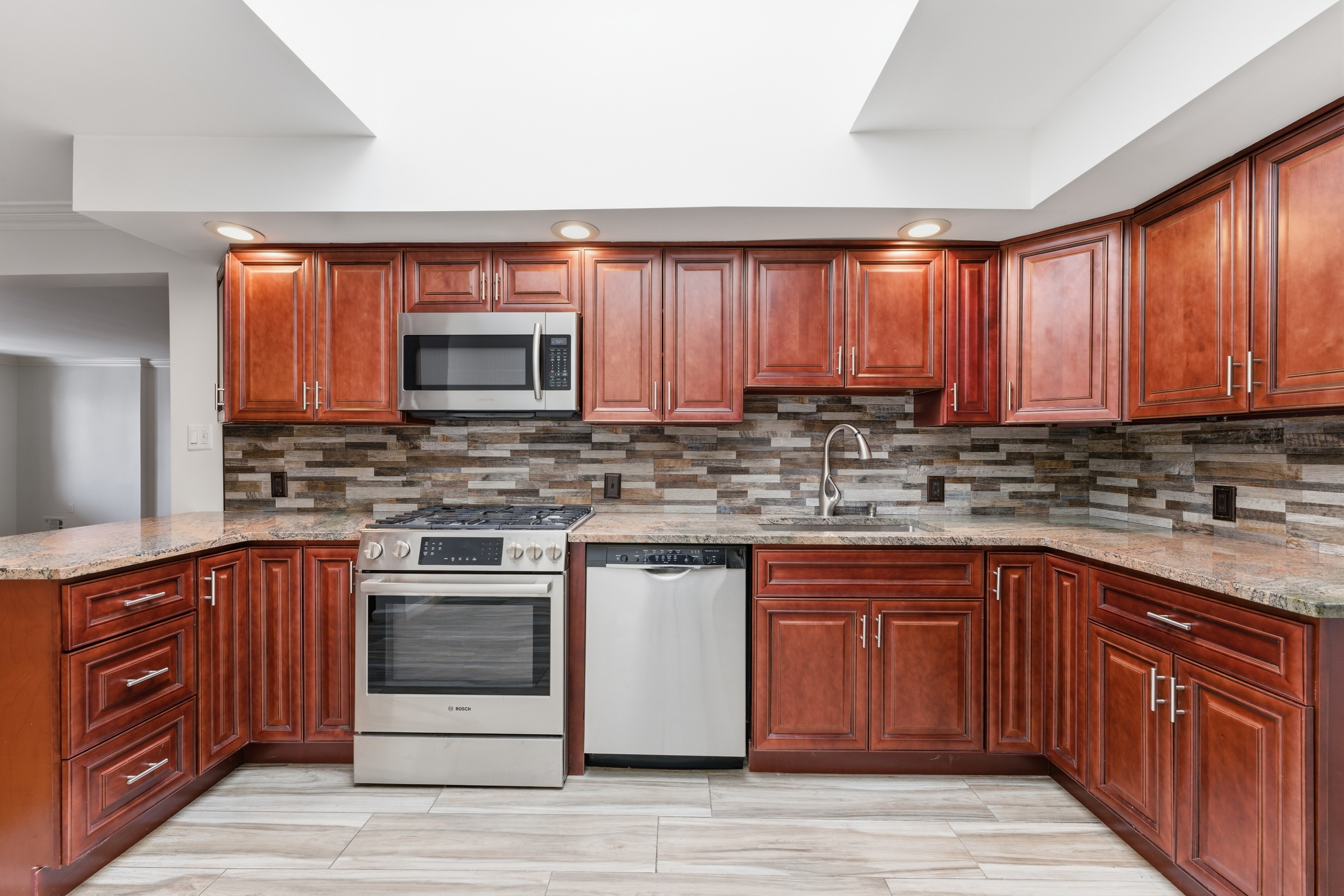 229 229 Centre Avenue, Secaucus, New Jersey, 07094, USA, 4 Bedrooms Bedrooms, ,2 BathroomsBathrooms,Residential,For Sale,229 Centre Avenue,26004821
