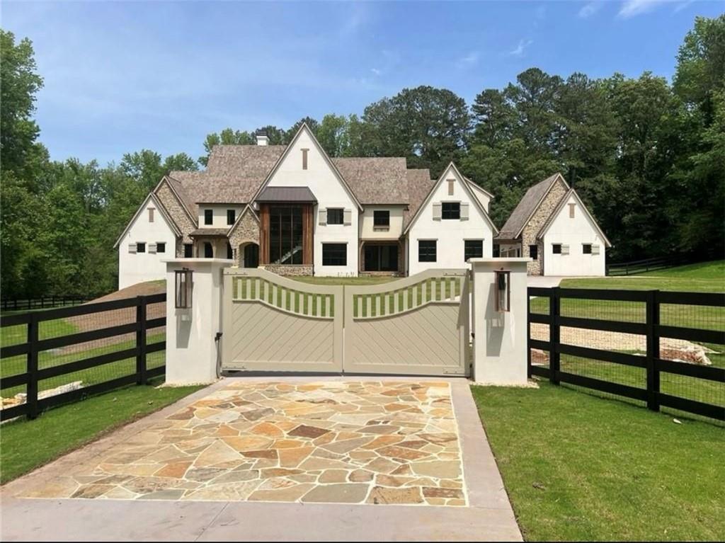 Beautiful Custom Home on gorgeous estate lot in exclusive Milton. This – image 61