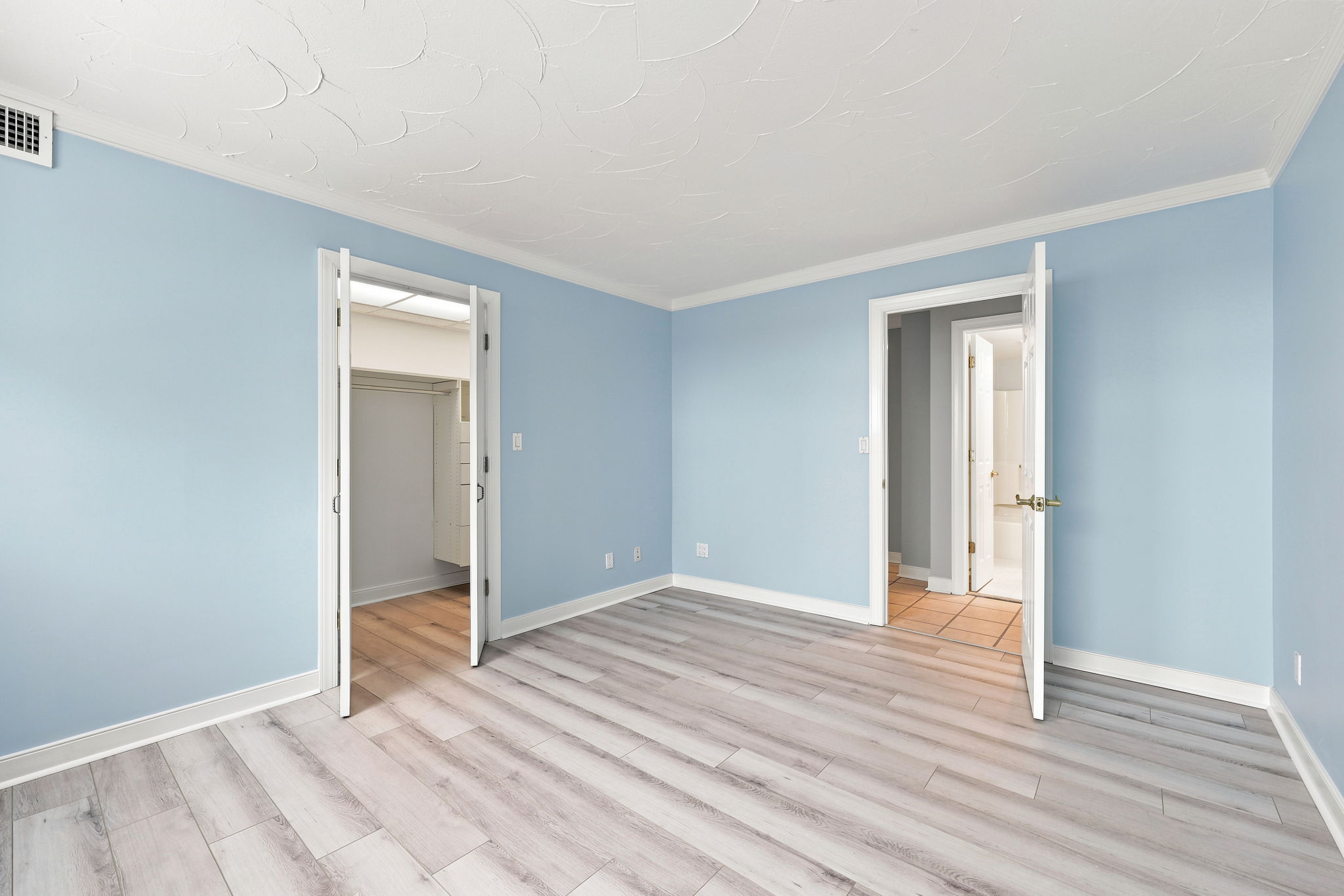 4004 4004 Atlantic Ave Unit 309, Virginia Beach, Virginia, 23451, USA, 2 Bedrooms Bedrooms, ,2 BathroomsBathrooms,Residential,For Sale,4004 Atlantic Ave Unit 309,10633444