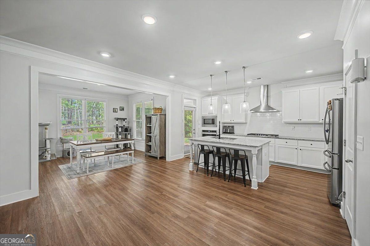 GOLF COURSE LIVING ANYONE??!! Experience luxury golf course living at – image 17