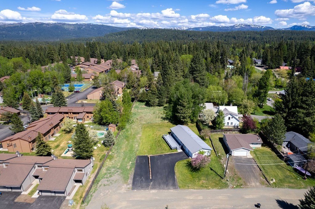 1605 1605 Lawrence Drive, McCall, Idaho, 83638, USA, 3 Bedrooms Bedrooms, ,1 BathroomBathrooms,Residential,For Sale,1605 Lawrence Drive,873d3972-1379-420d-9f20-d03e7d