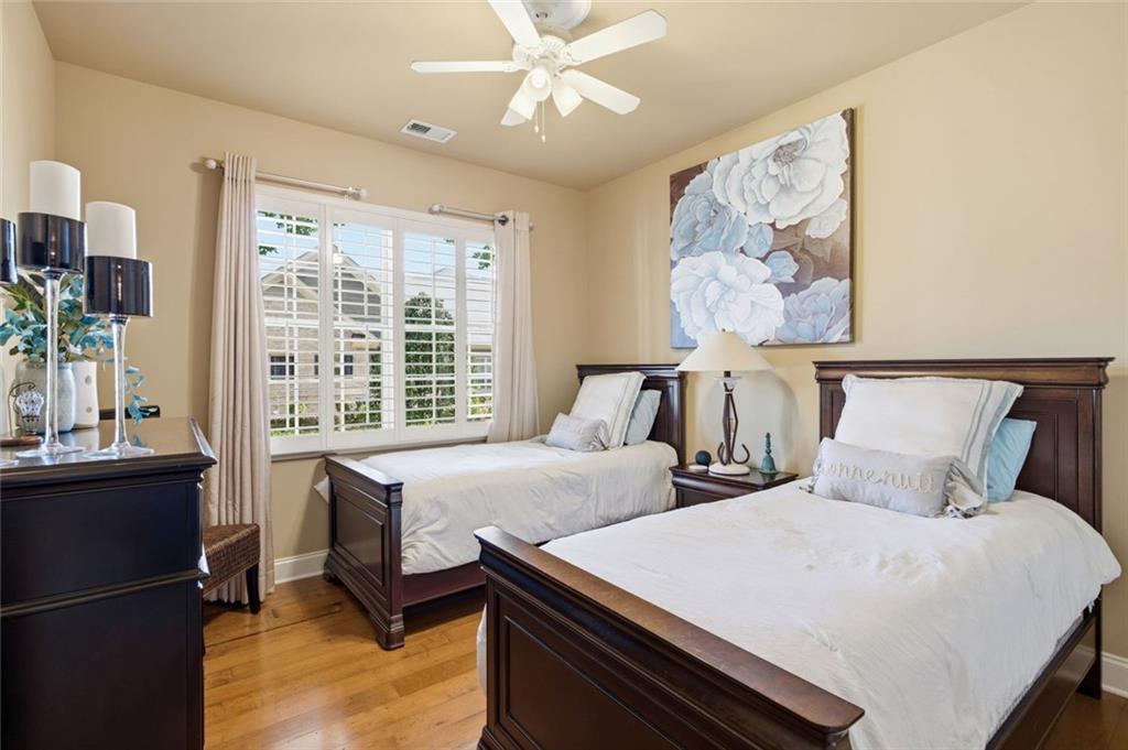 Welcome to this lovely home in the highly sought-after Orchards of Bra – image 26
