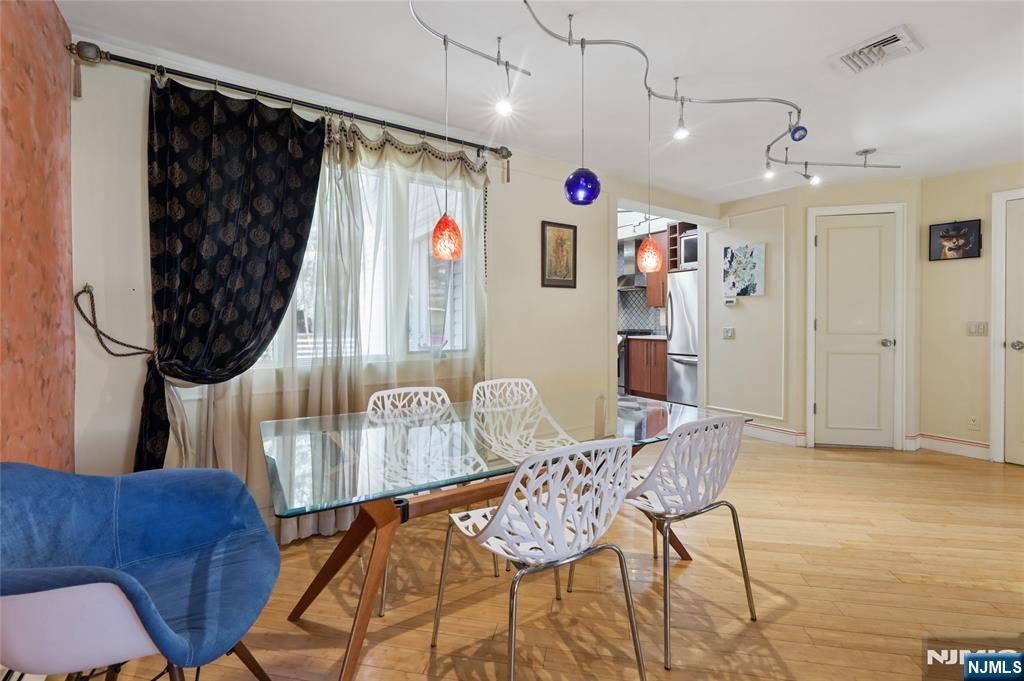 29-07 Fair Lawn Avenue, Fair Lawn, New Jersey, 07410, USA, 4 Bedrooms Bedrooms, ,4 BathroomsBathrooms,Residential,For Sale,29-07 Fair Lawn Avenue,26016016