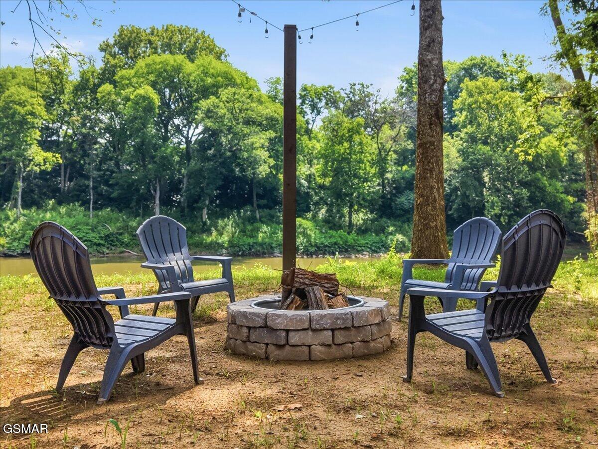 Experience the best of waterfront living in East Tennessee with this s – image 25