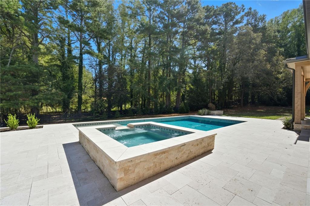 Beautiful Custom Home on gorgeous estate lot in exclusive Milton. This – image 56