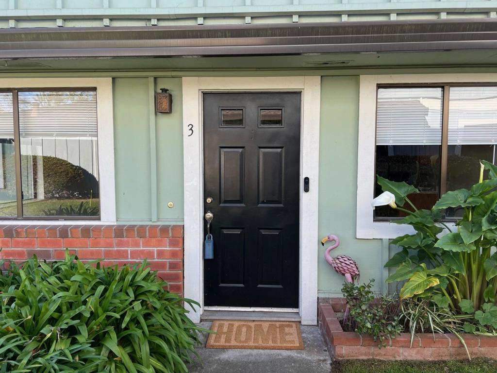 Who Wouldnt Want to live in desirable Capitola Knolls Community! Nestl – image 1