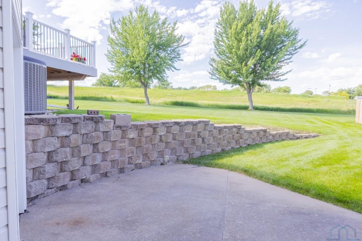 Nestled along the 7th green of the Hinton Golf Course in Hinton,Iowa t – image 34