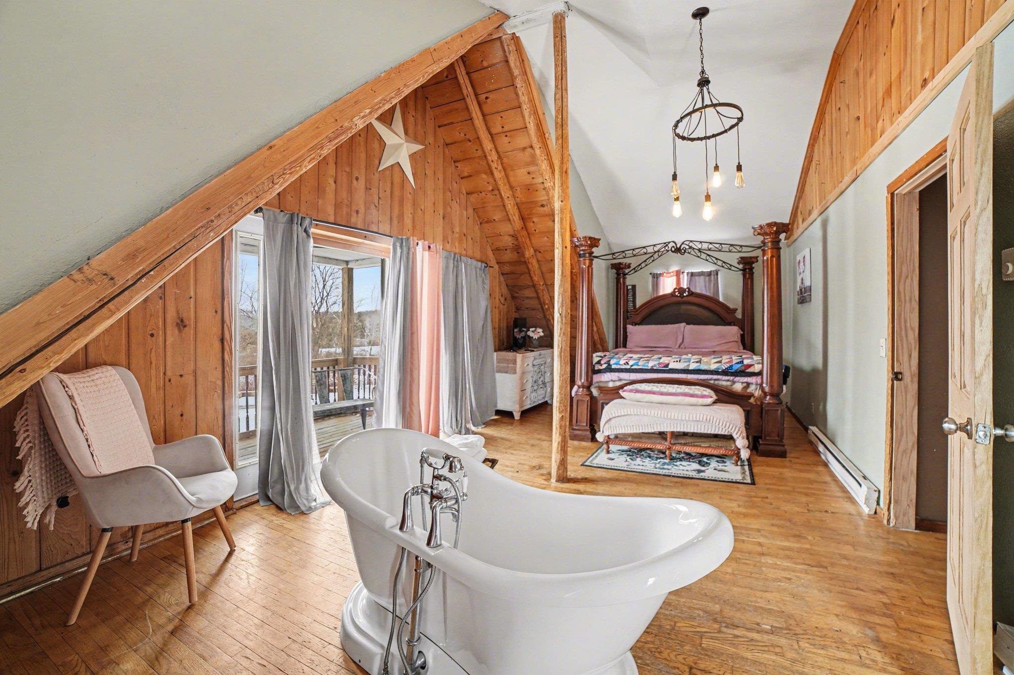 11239 11239 N Loomis, 4, Clare, Michigan, 48617, USA, 11 Bedrooms Bedrooms, ,13 BathroomsBathrooms,Residential,For Sale,11239 N Loomis , 4,a69be9bc-94de-486f-906f-c7f3dd