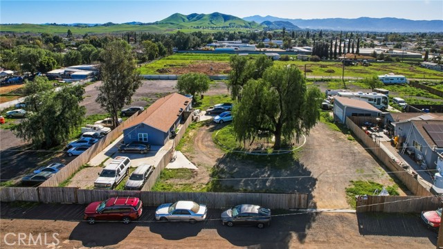 Exceptional mixed-use / commercial opportunity on an expansive approxi – image 11