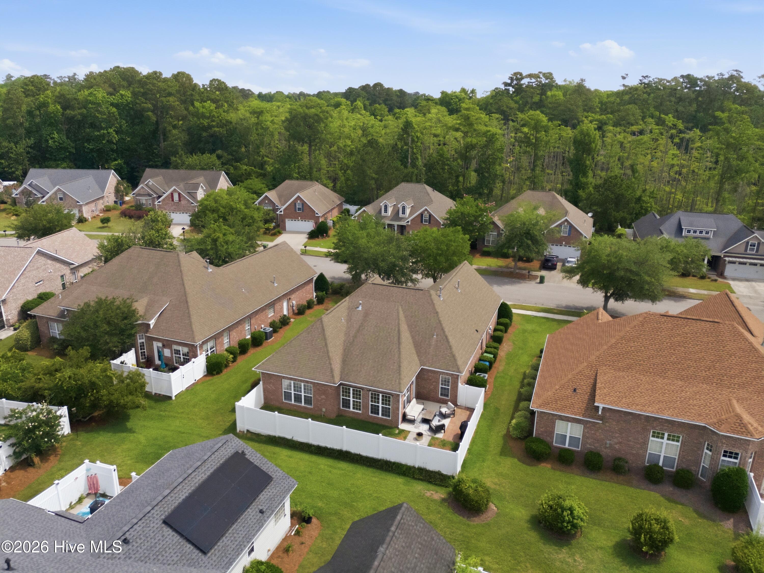 Welcome to this beautifully updated brick home featuring 4 bedrooms an – image 37