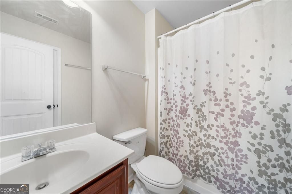 Timeless curb appeal and solid construction define this beautifully ma – image 36