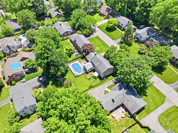 Welcome to this beautiful home that’s gleaming with pride and perfecti – image 80