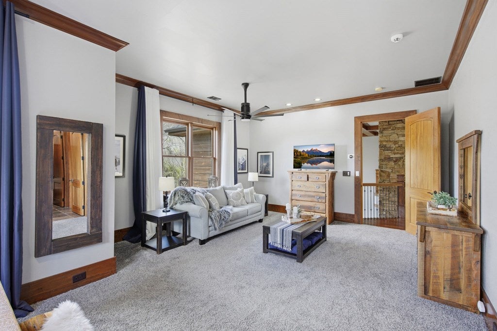 Architectural Mountain Sanctuary on 5+ Private Acres. Experience refin – image 59