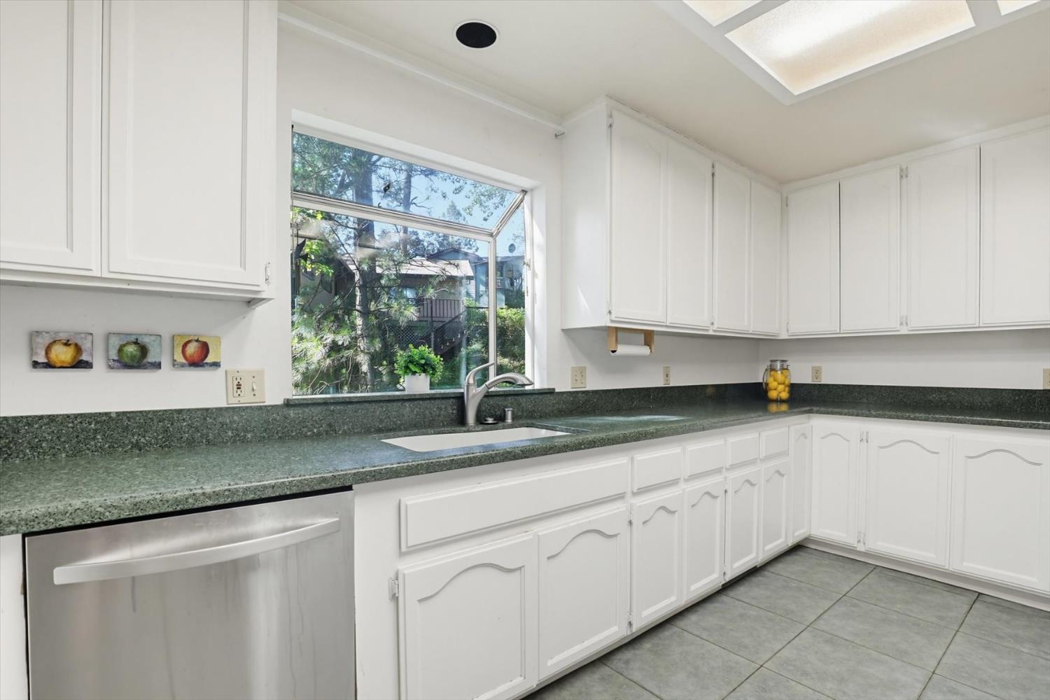 21349 21349 Leslie Drive, Grass Valley, California, 95945, USA, 4 Bedrooms Bedrooms, ,3 BathroomsBathrooms,Residential,For Sale,21349 Leslie Drive,226046586