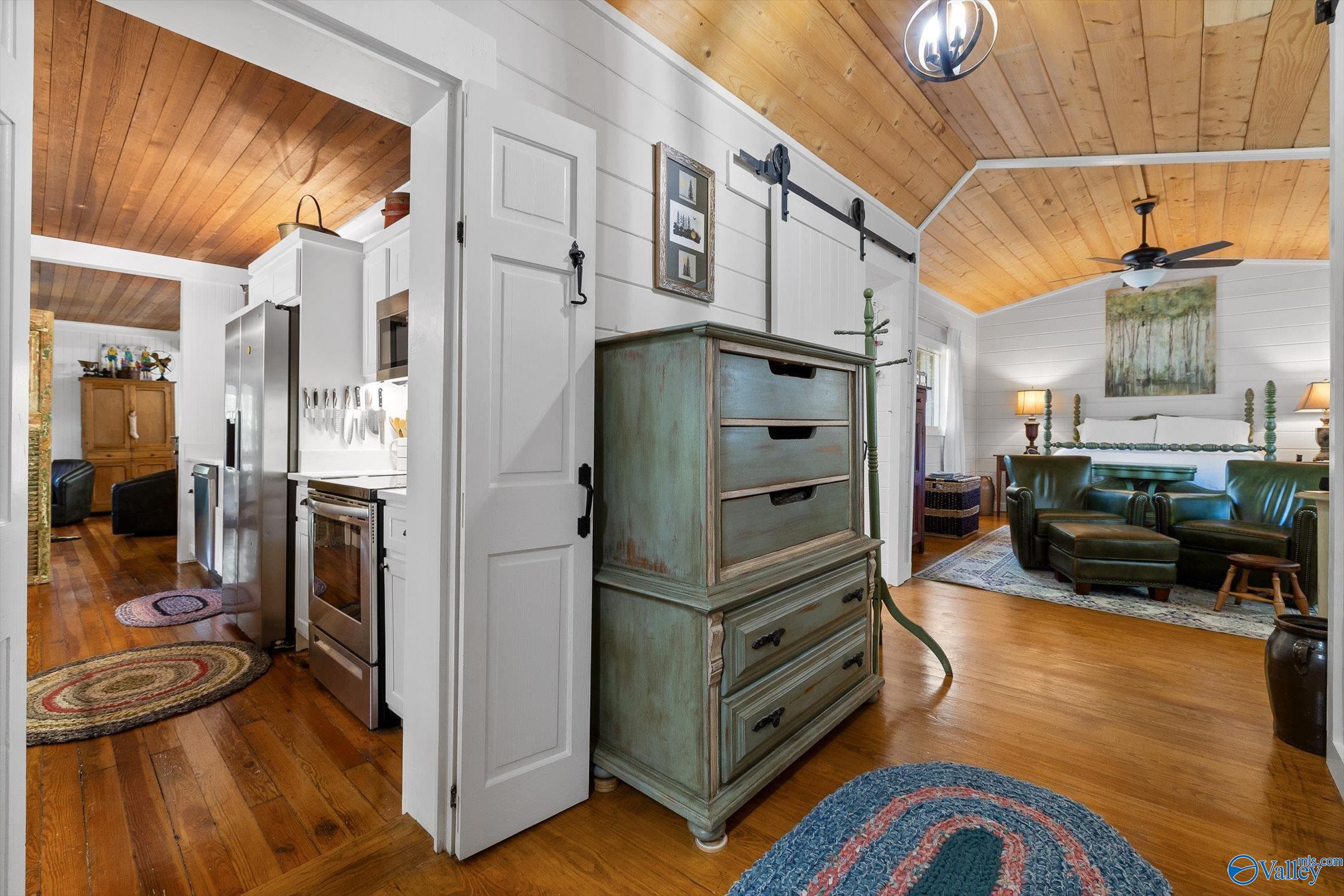 Irreplaceable Mentone charm meets thoughtful updates. Built in 1935, t – image 20
