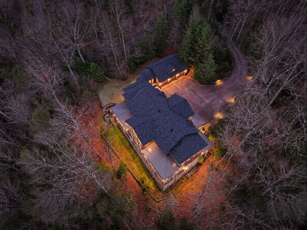 Architectural Mountain Sanctuary on 5+ Private Acres. Experience refin – image 95