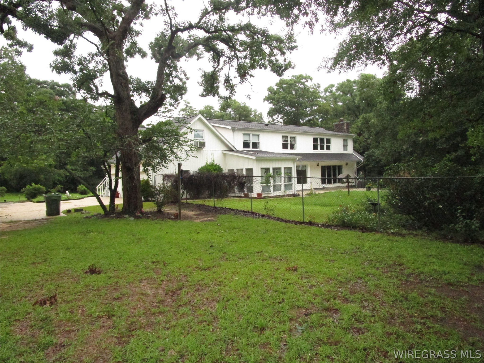 Nestled on 24 picturesque acres, this exceptional custom-built estate – image 39