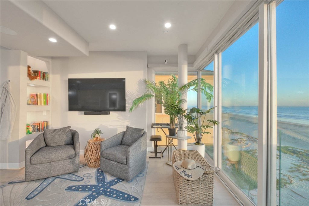 99 99 A Surfside, Surfside, California, 90743, USA, 4 Bedrooms Bedrooms, ,4 BathroomsBathrooms,Residential,For Sale,99 A Surfside,CV26025098
