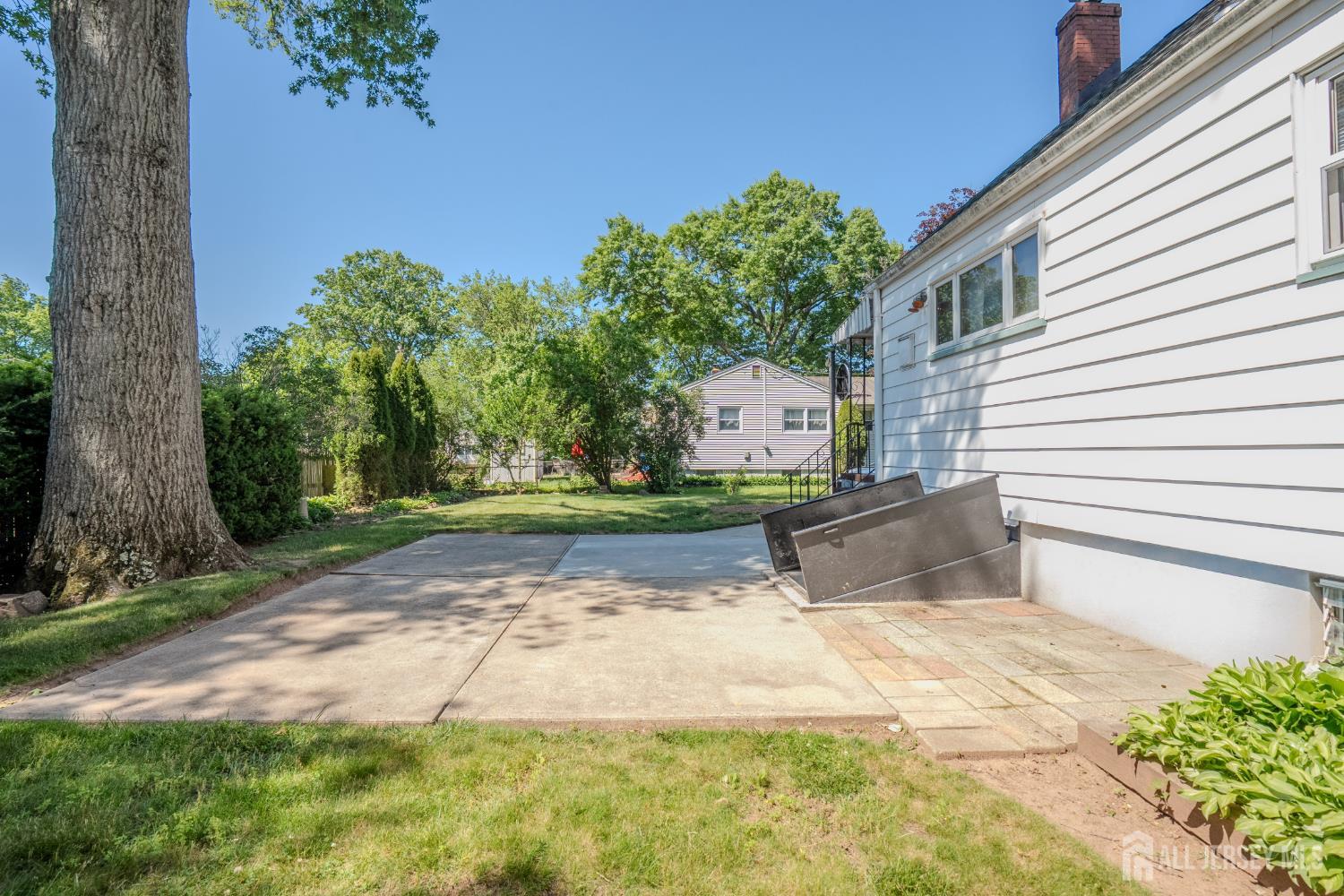 Welcome to 504 Plainfield Avenue, a charming Cape Cod home designed fo – image 29