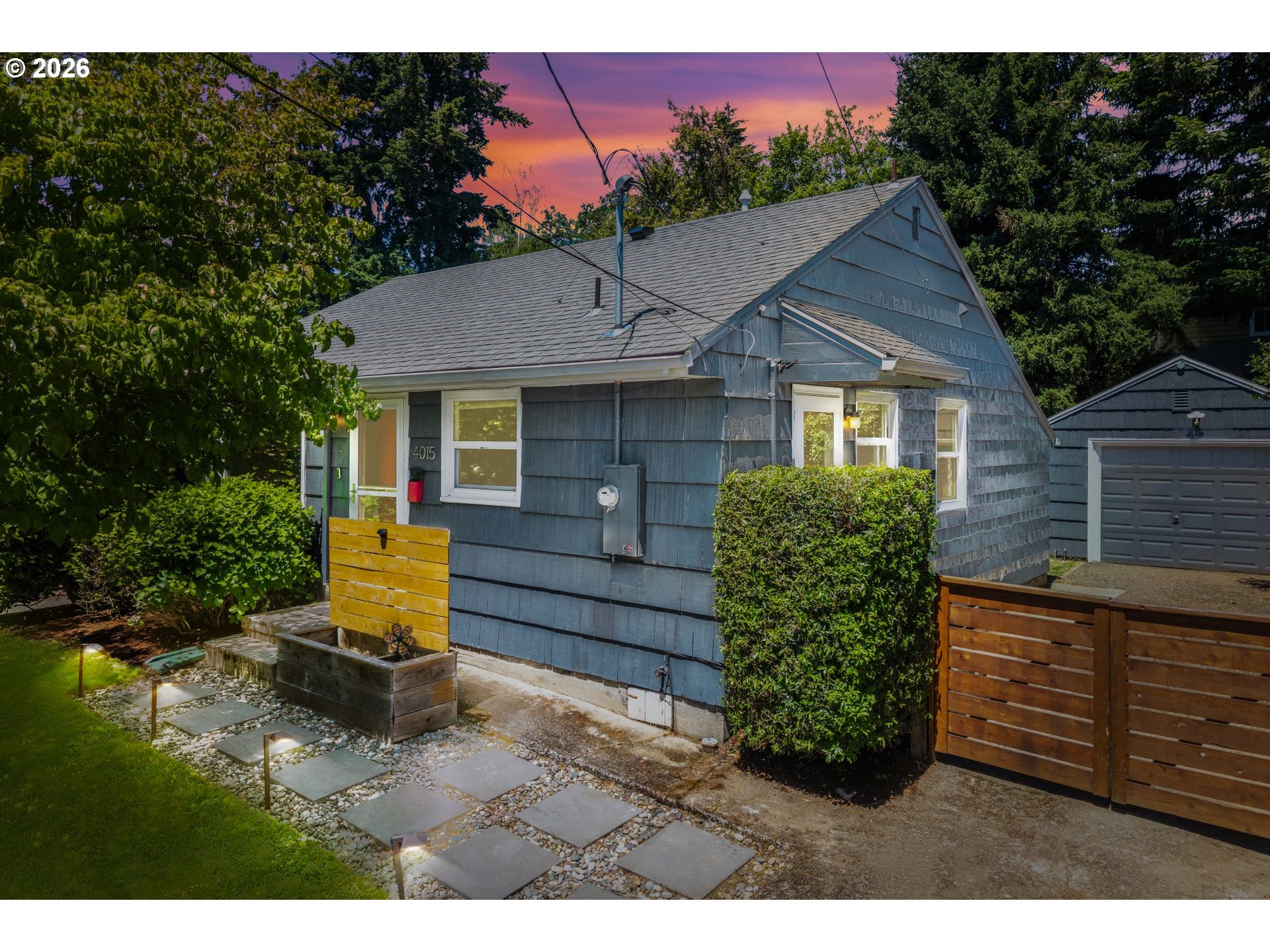 One-level living at its finest in the heart of Eastmoreland Heights! T – image 1
