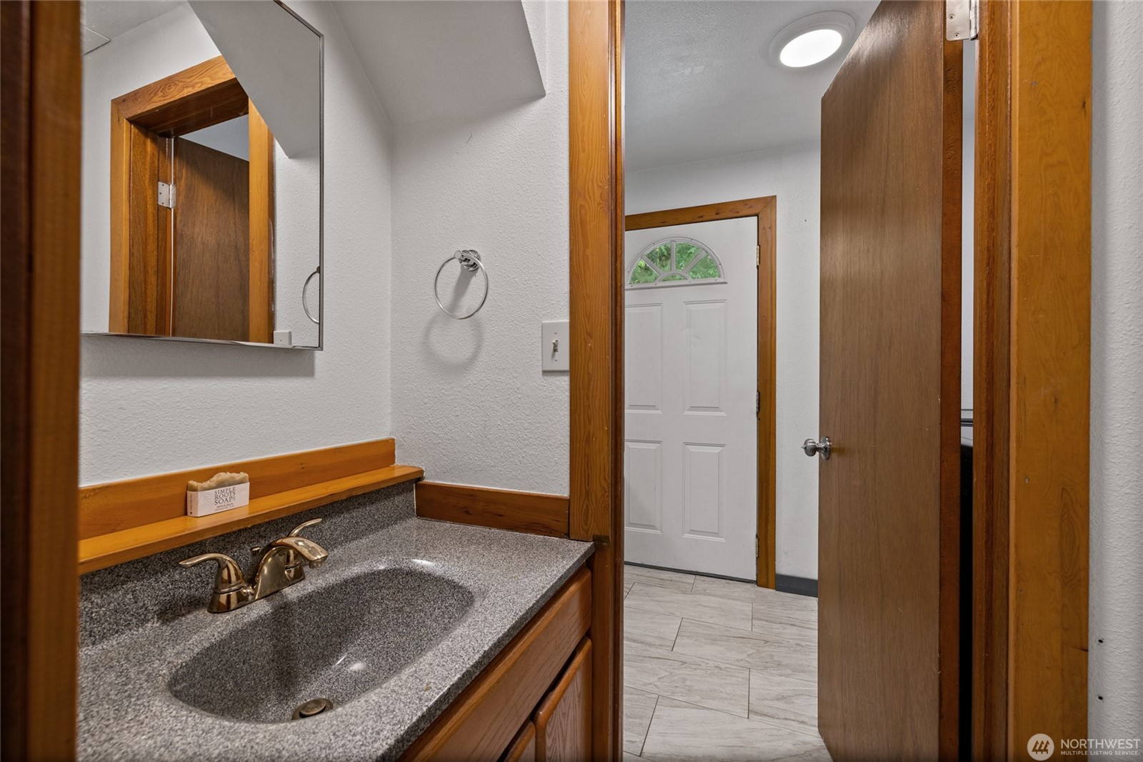 Rare opportunity to enjoy space, flexibility, and income potential on – image 11