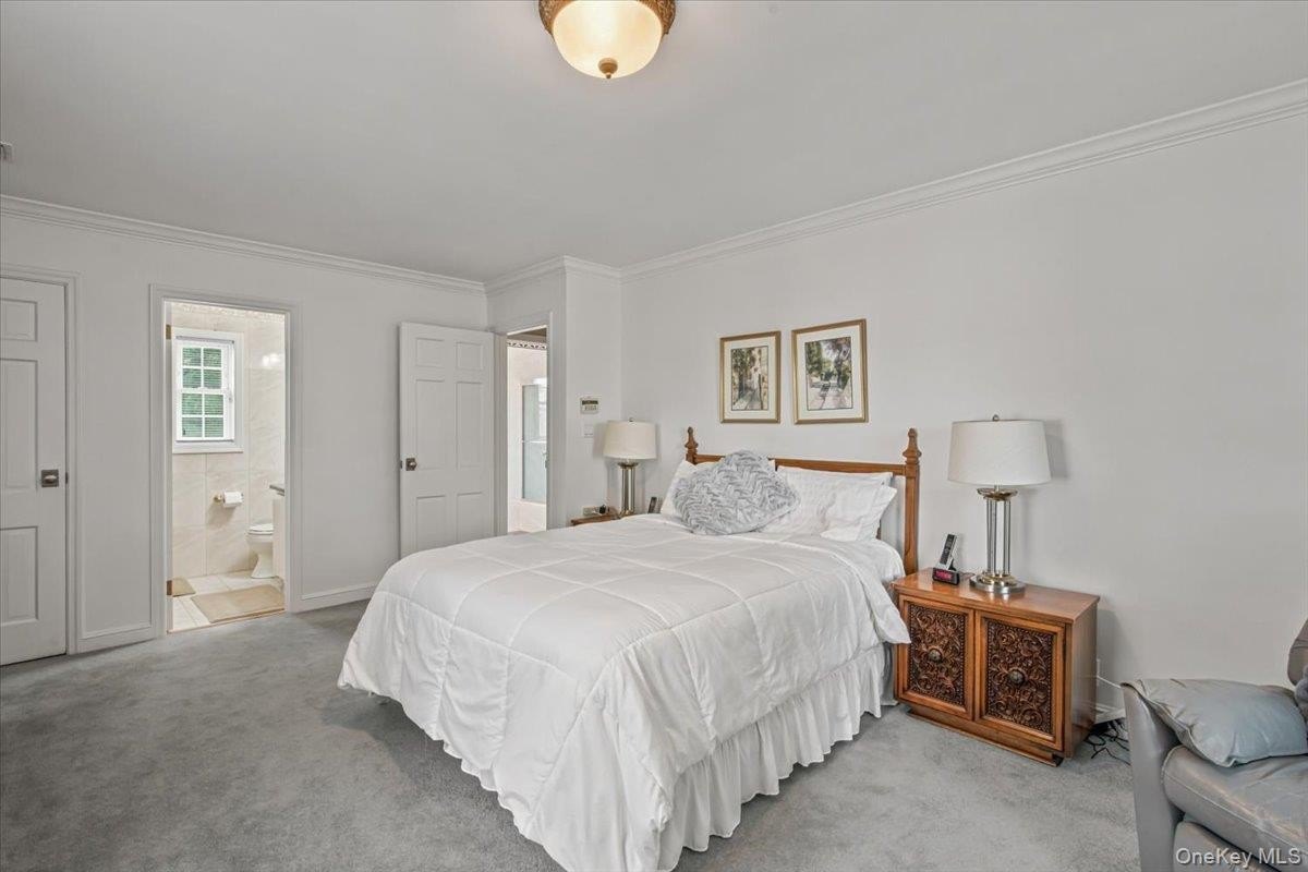 24 24 Overlook Road, Great Neck, New York, 11020, USA, 3 Bedrooms Bedrooms, ,3 BathroomsBathrooms,Residential,For Sale,24 Overlook Road,1018683