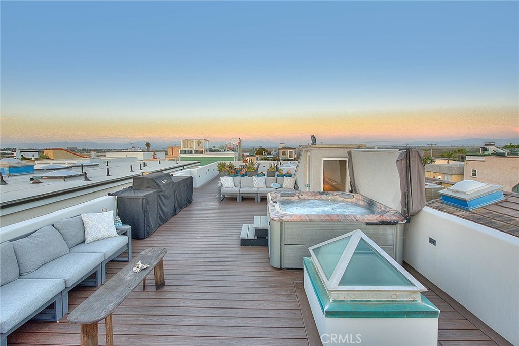 99 99 A Surfside, Surfside, California, 90743, USA, 4 Bedrooms Bedrooms, ,4 BathroomsBathrooms,Residential,For Sale,99 A Surfside,CV26025098