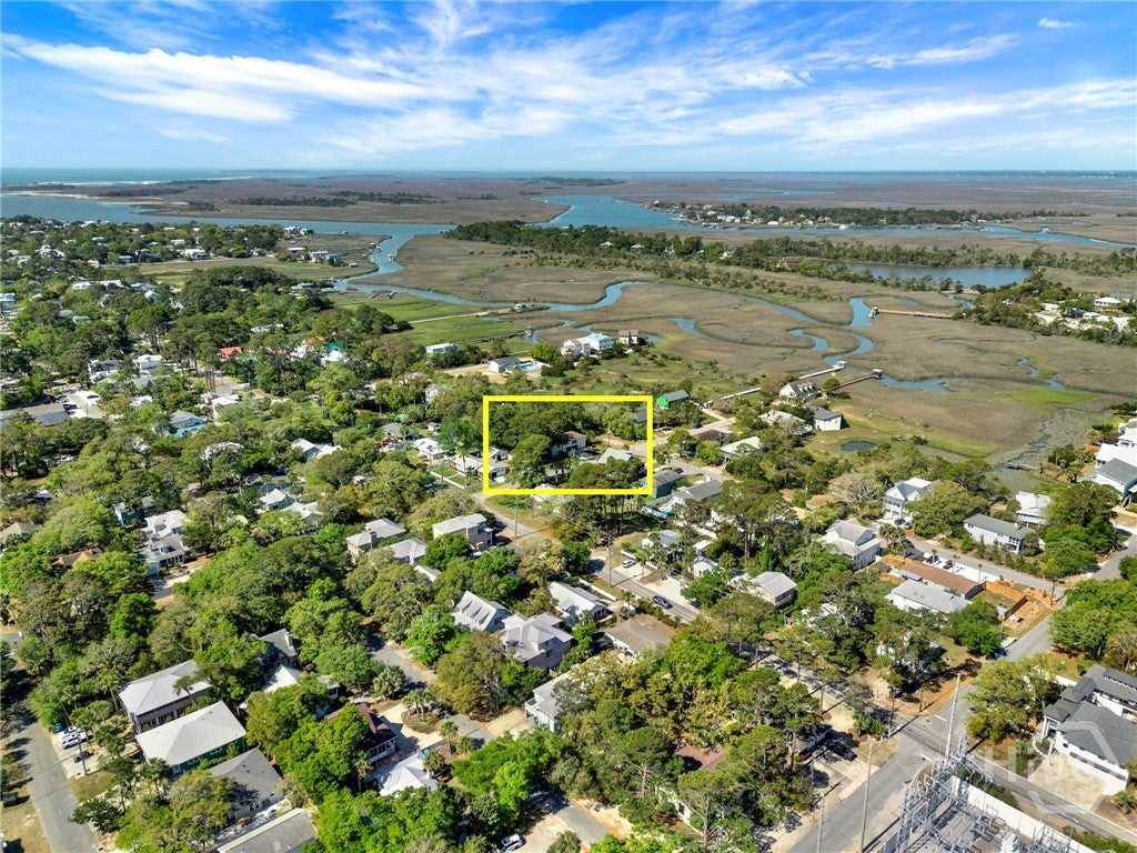 Located in the heart of Tybee Island, 407 7th Street offers the perfec – image 90