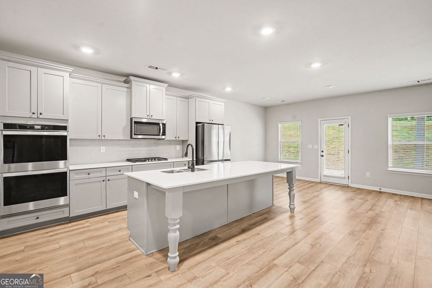 Why wait months for new construction when you can move into luxury tod – image 10