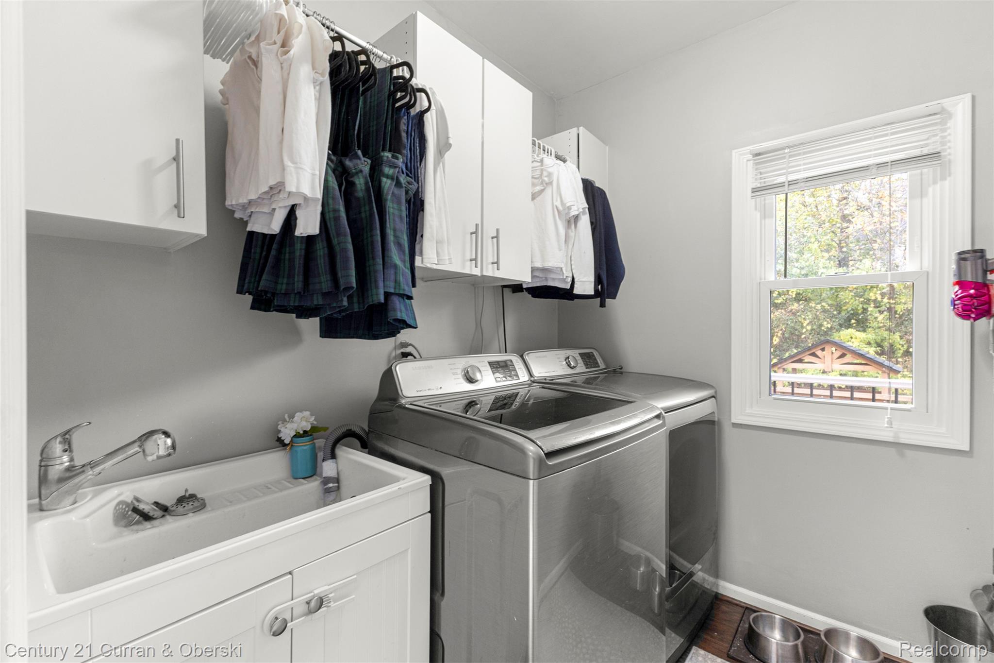 Welcome to 30999 Sudbury Street in Farmington Hills. This beautifully – image 24
