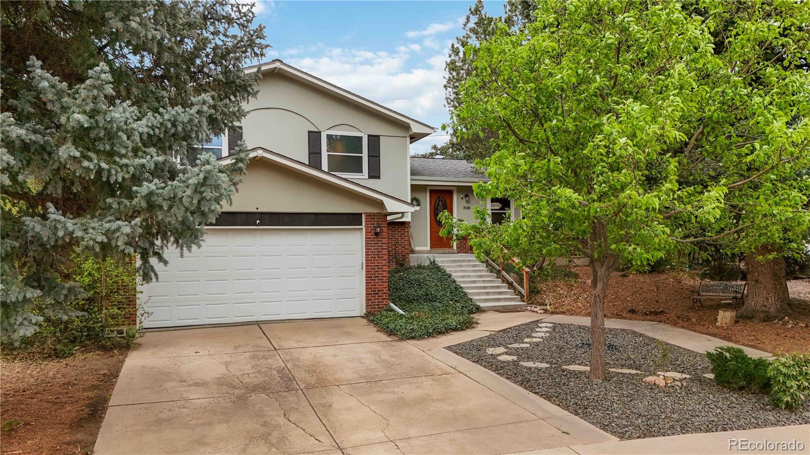 Lot 11 Blk 7 Bel-Vue Hts West 1st Flg – image 1
