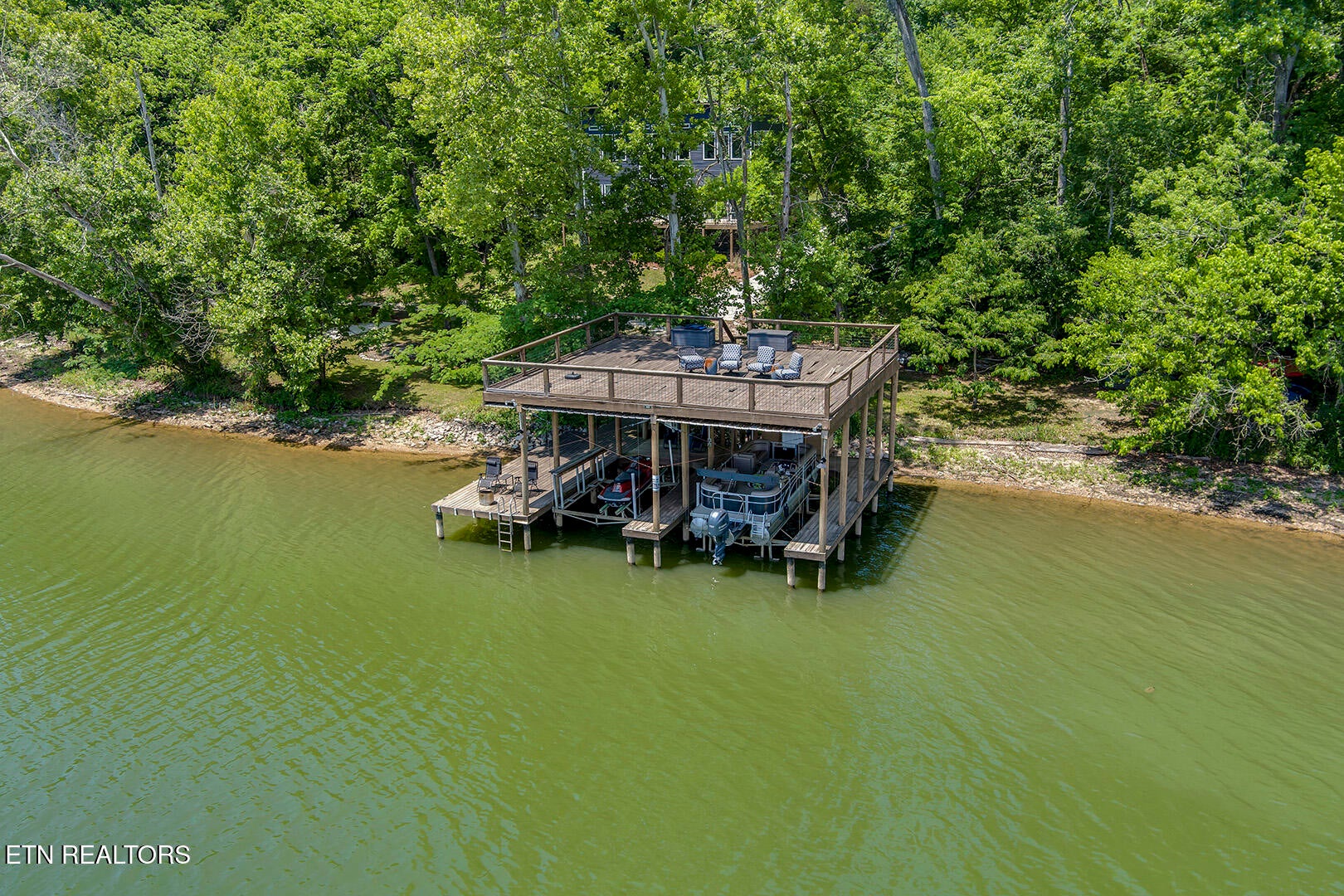 880 880 Skyline Drive, Harriman, Tennessee, 37748, USA, 3 Bedrooms Bedrooms, ,4 BathroomsBathrooms,Residential,For Sale,880 Skyline Drive,6c9e6ce5-d78a-4ae4-a55c-fa9f55