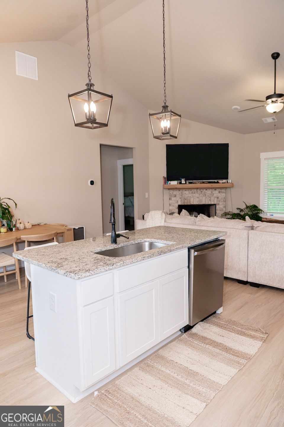 10 Acres of Privacy - Craftsman Ranch with Every Upgrade A rare find: – image 7