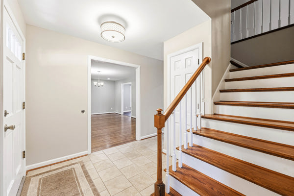 Welcome to this beautiful home that’s gleaming with pride and perfecti – image 5